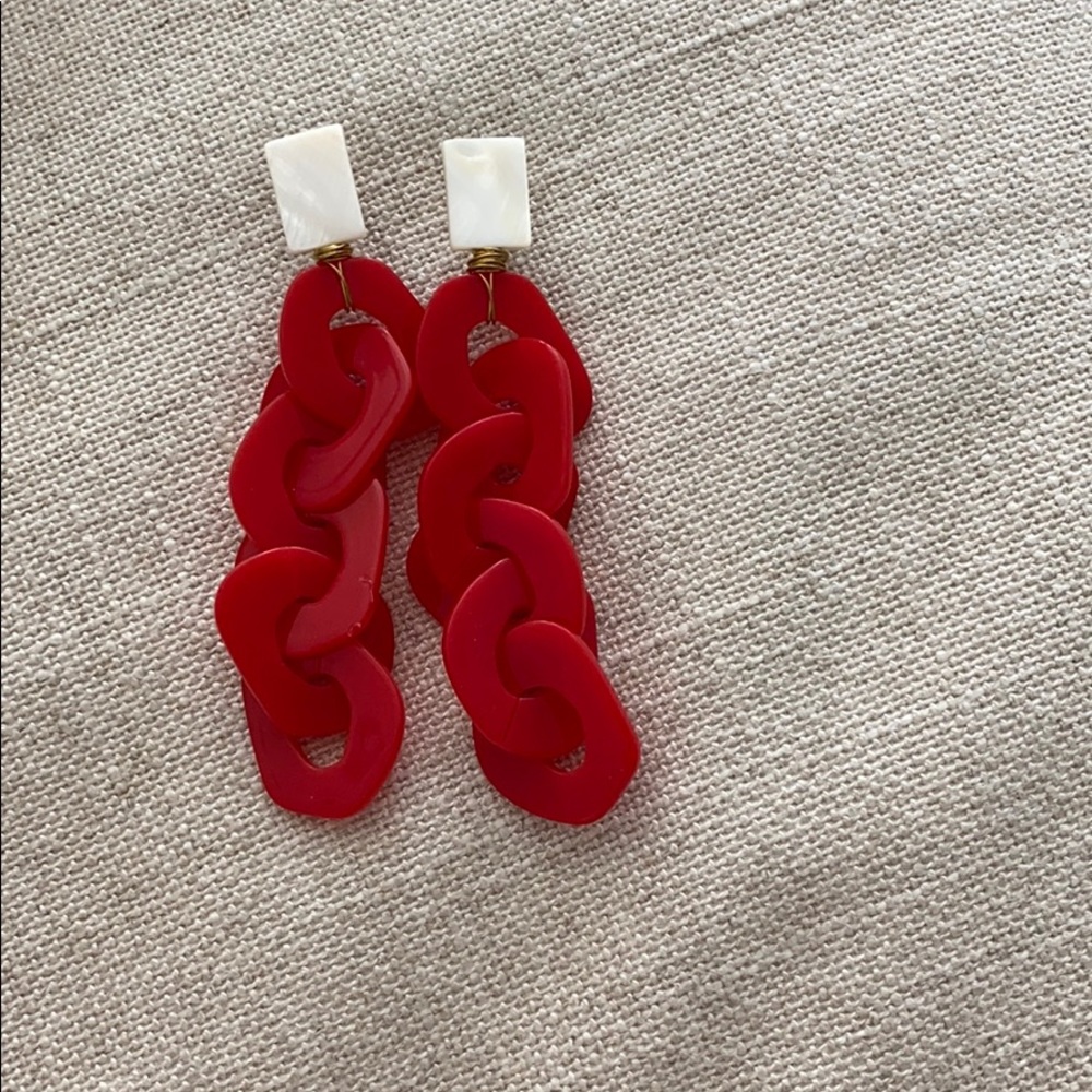 Fun red earring with pearl white top